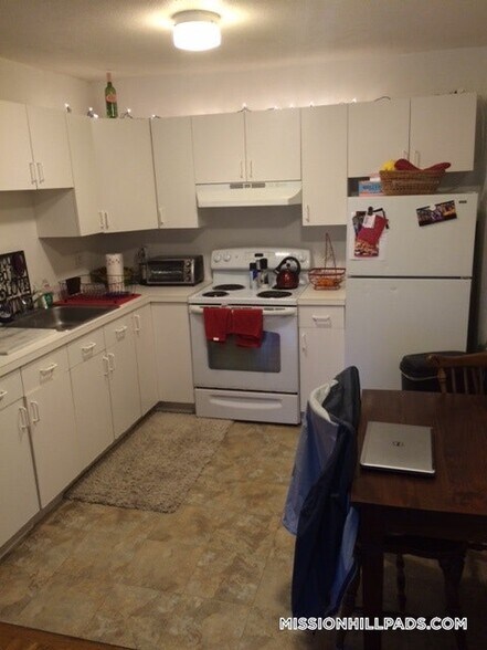 Building Photo - 226 Parker Hill Ave