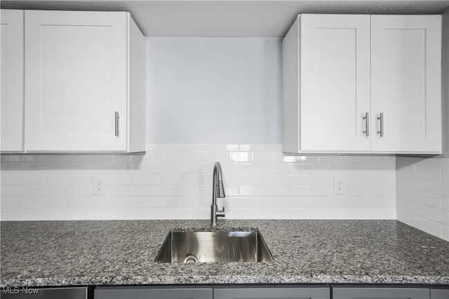 Building Photo - 1765 Merriman Rd