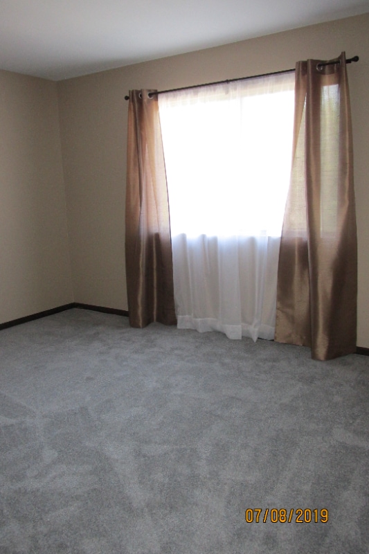 Building Photo - 14785 Lake View Dr