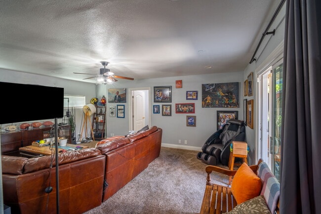 Spacious family room - 2703 Gates Ave