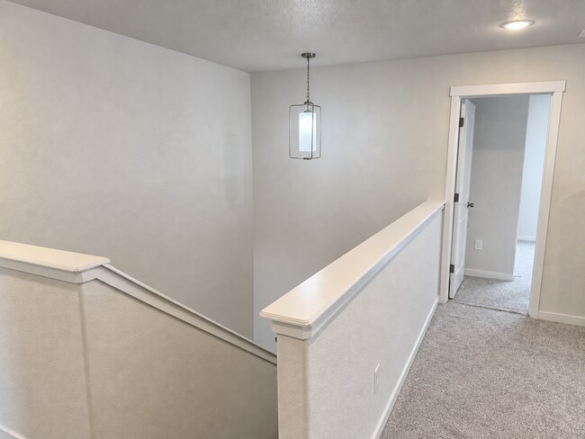 Building Photo - 5174 Roundhouse Dr