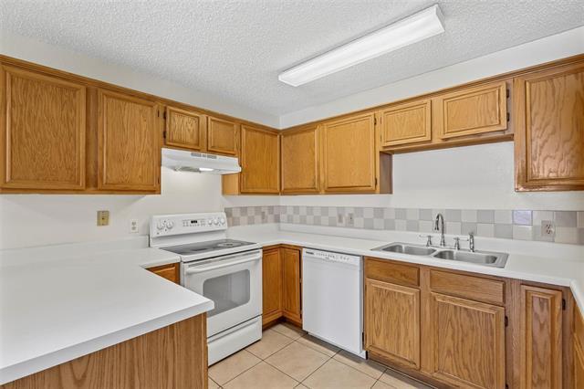 Building Photo - 2804 Monthaven Dr