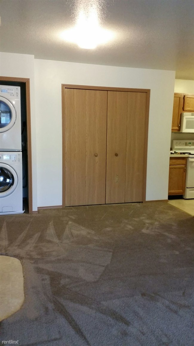 Building Photo - 2 br, 1 bath Apartment - Briarwood Apartments