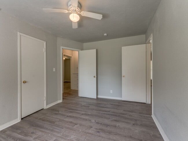 Building Photo - 3 Bedroom 1 Bath Home in Shawnee!