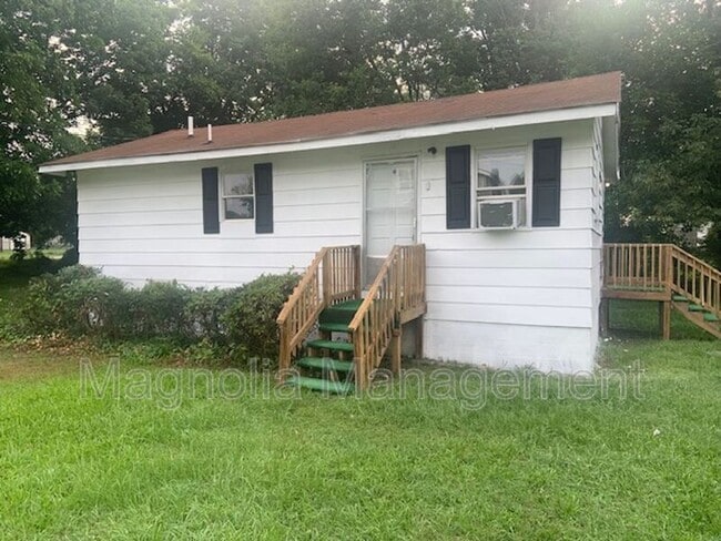 Primary Photo - 600 East Ave