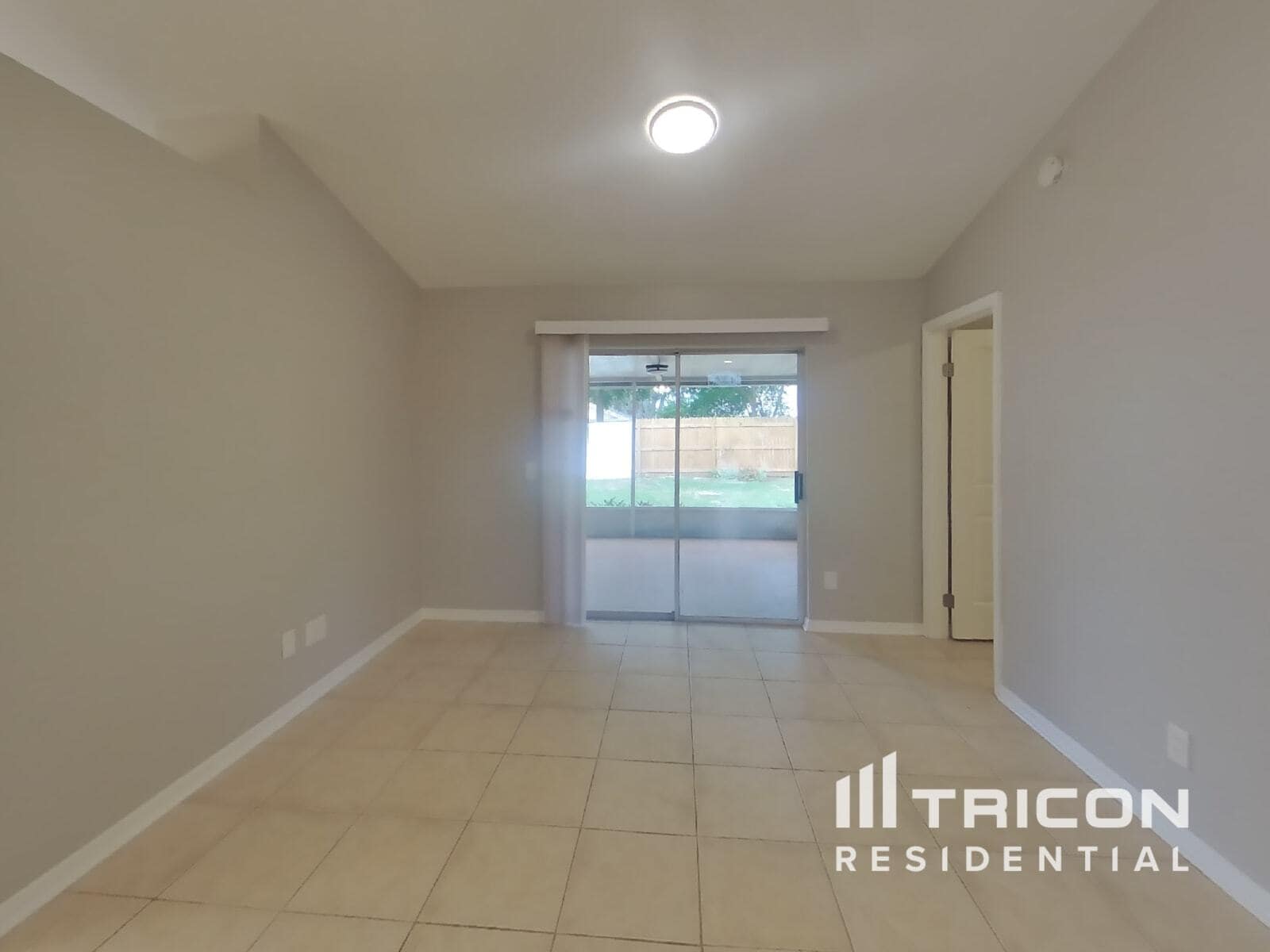 Building Photo - 707 Sand Ridge Dr