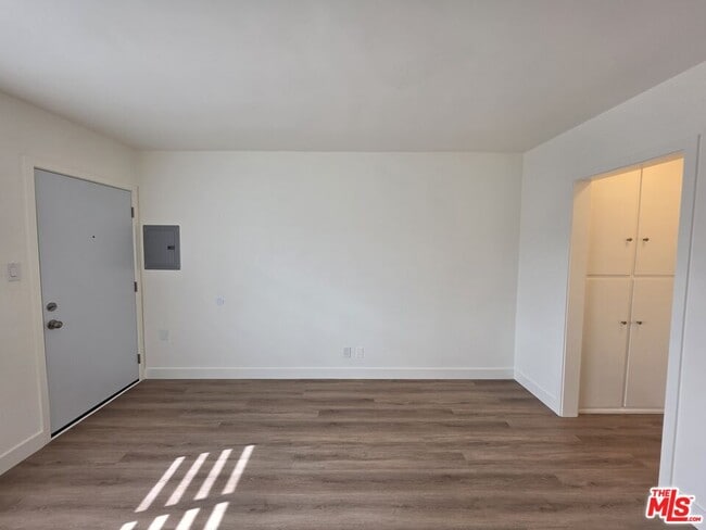 Building Photo - 2009 Carnegie Ln