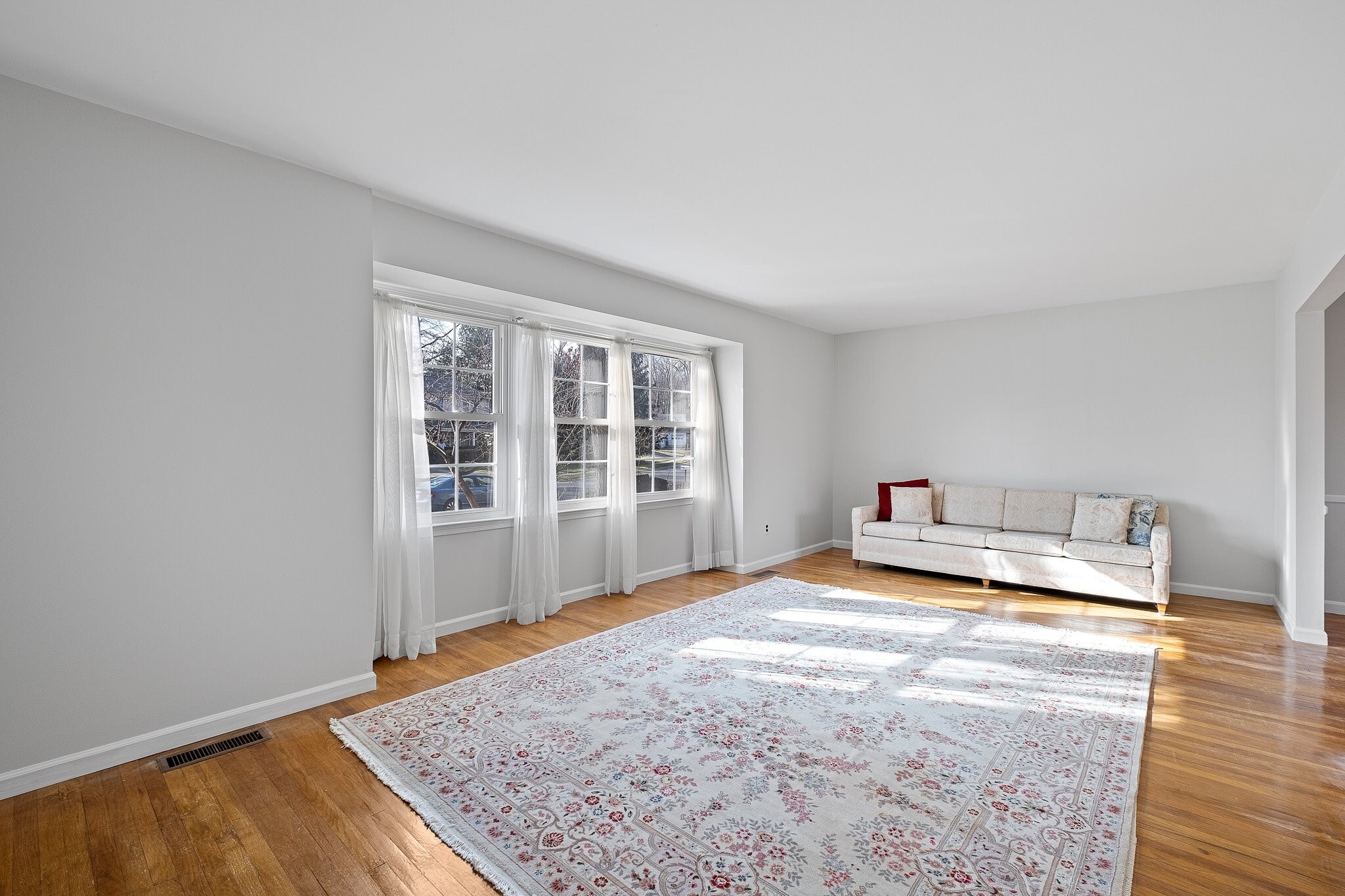 Living Room - 2409 Sweetbriar Rd