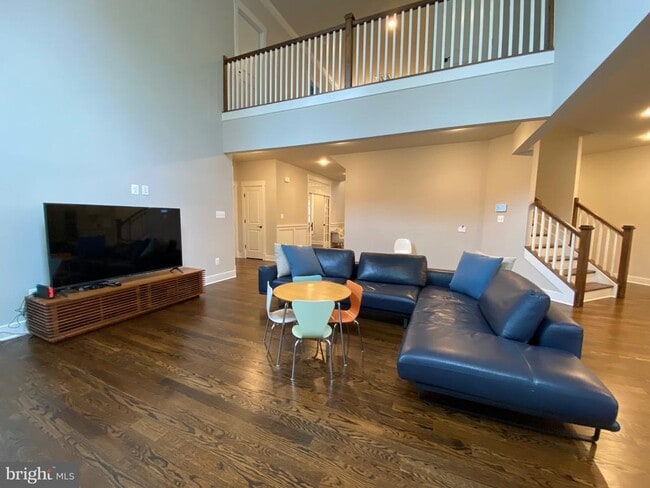 Building Photo - 2233 N Underwood St