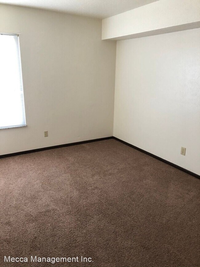 Building Photo - 2 br, 1.5 bath Apartment - 750 High St