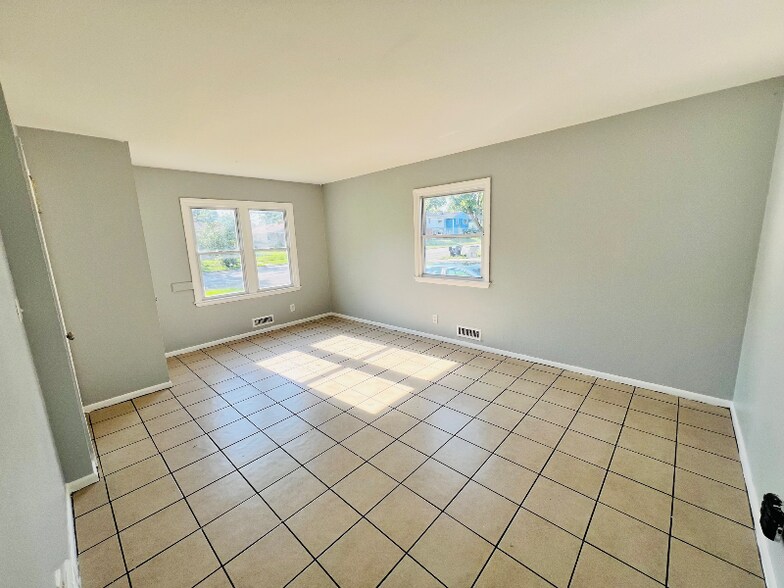Building Photo - 5834 N 64th St
