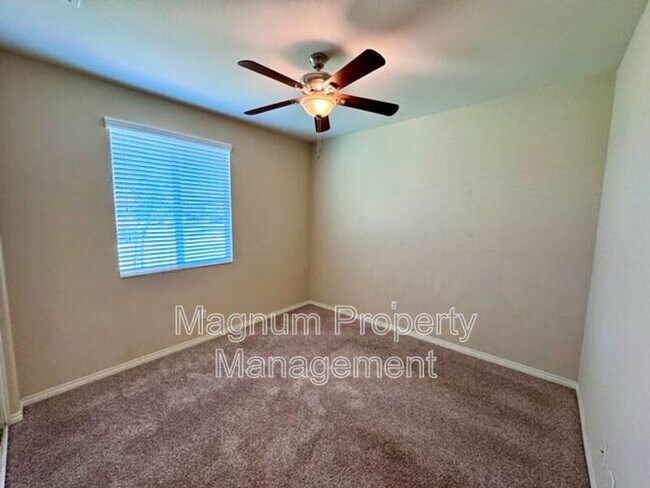 Building Photo - 34726 Yellow Root Ct