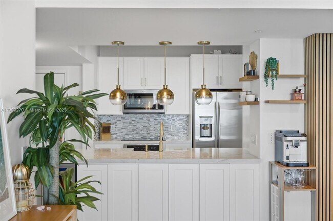 Building Photo - 951 Brickell Ave