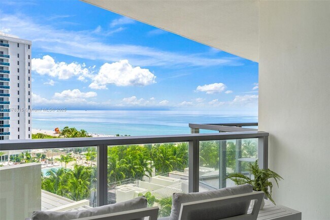 Building Photo - 2201 Collins Ave
