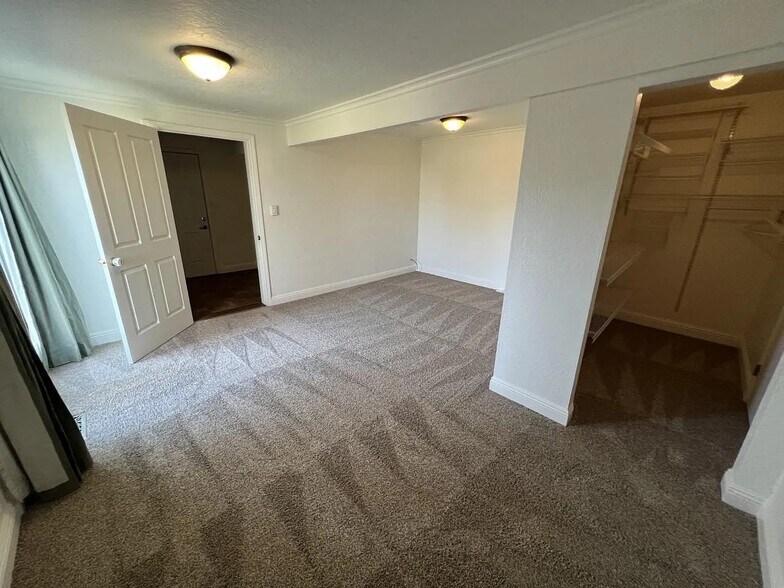 Primary Bedroom w/ Walk-in Closet - 1626 Hoyt St