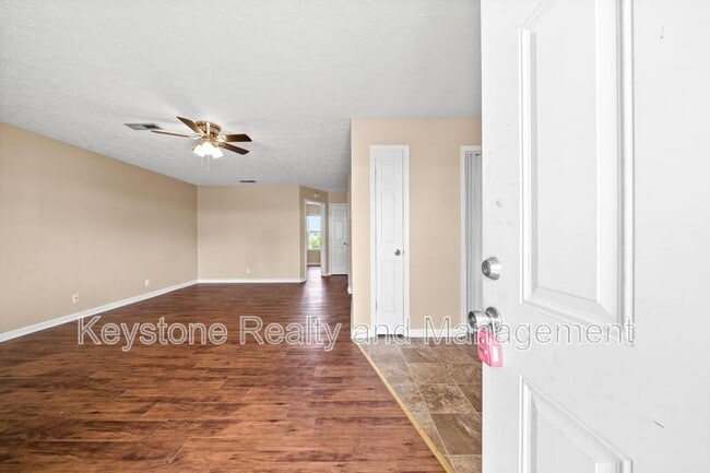 Building Photo - 308 Thompsonville Ln