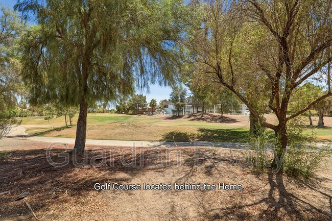Building Photo - 3007 La Mesa Dr