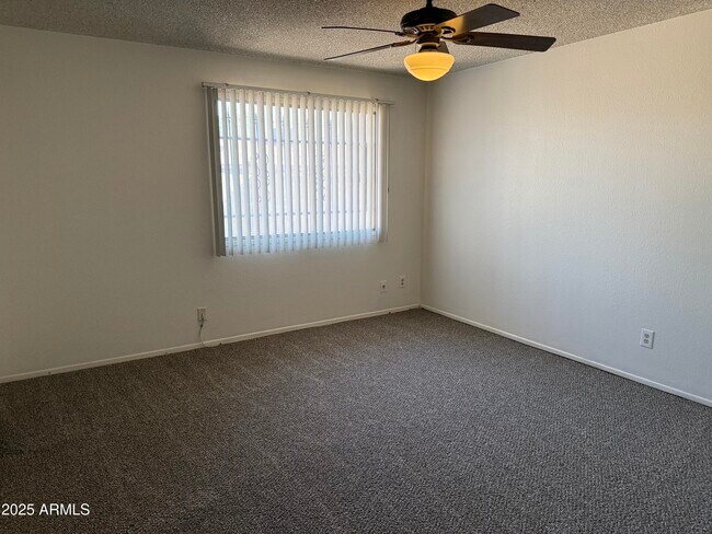 Building Photo - 2105 E Colgate Dr