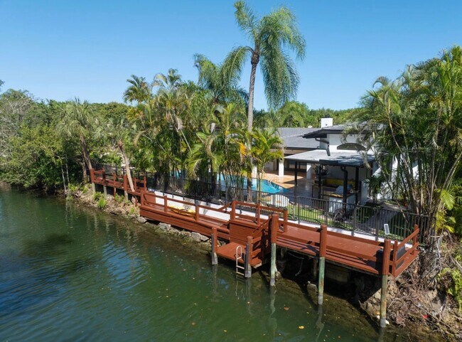 Building Photo - 5120 Carillo St