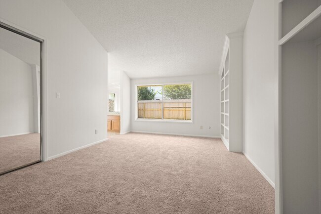 Building Photo - 7415 Creekfield Dr