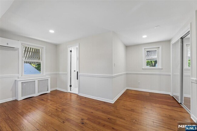 Building Photo - 35-10 Ferry Heights