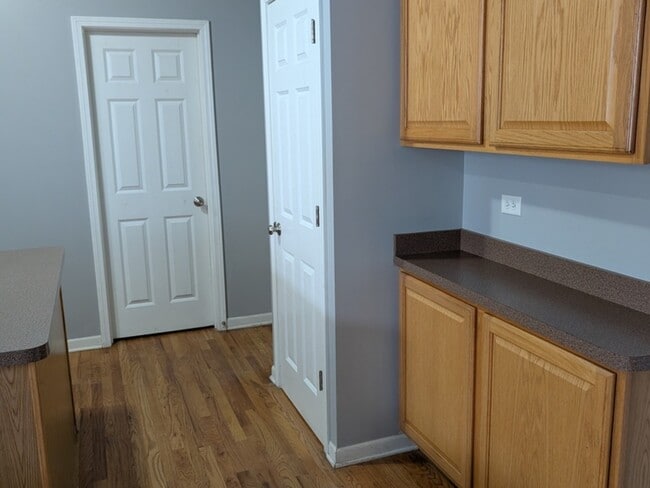 Building Photo - 1966 Alinda Ave