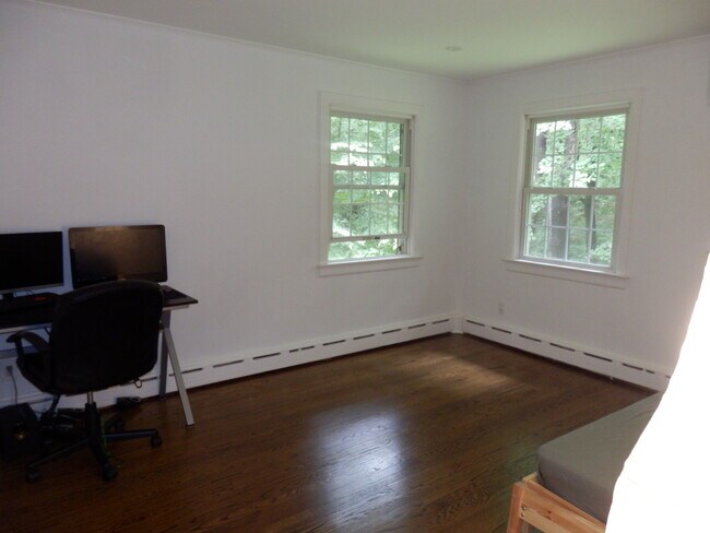 Building Photo - 32 Birch Hill Rd
