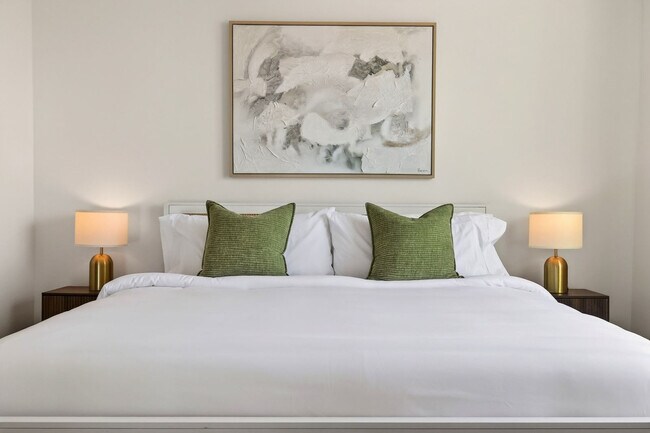 Building Photo - 1301 Leah Ave