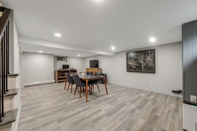 Building Photo - 983 Pines Terrace