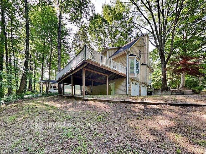 Building Photo - 6101 Crabapple Pl