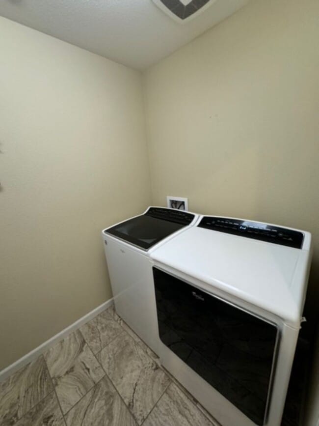 Building Photo - Whitney Ranch Upgraded 4 Bdrm Beauty