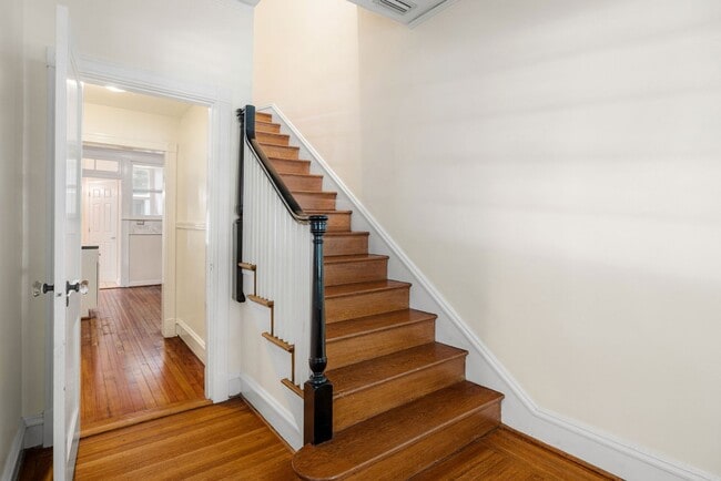 Building Photo - 3 Bedroom Home off of Patterson Ave **Avai...