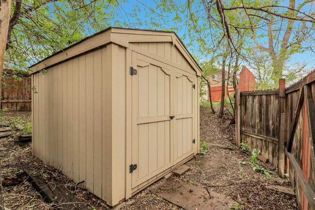 Building Photo - $1,795.95 - 2 Bed, 1 Bath Duplex Unit in Littleton with Fenced in yard, and In Unit Laundry!