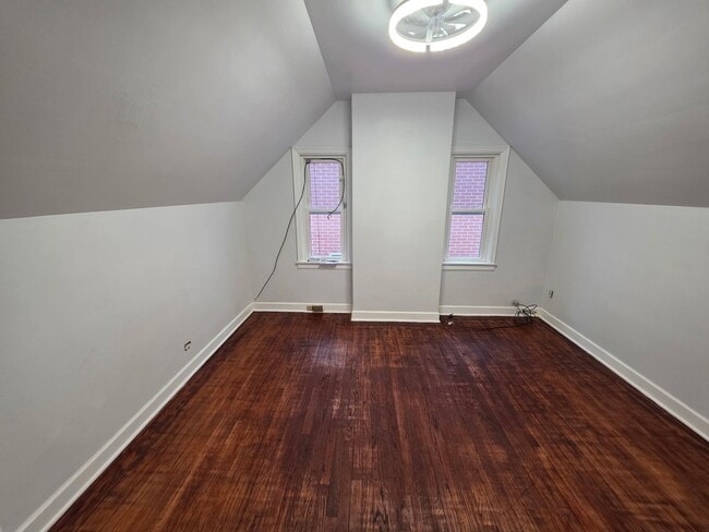 Building Photo - 5249 N Osceola Ave