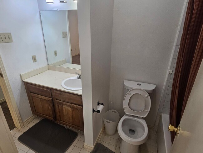 Building Photo - 3609 W Northgate Dr