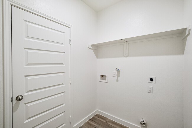 Building Photo - 14906 Eagle feather ct.