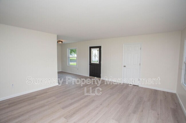 Building Photo - 73 Somerset Dr