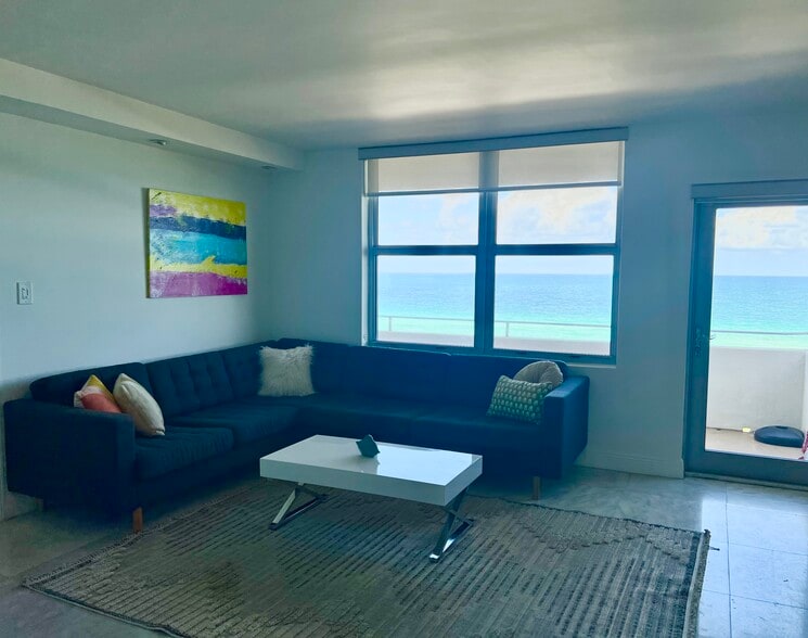 Building Photo - 9225 Collins Ave