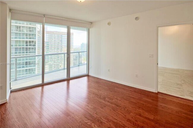 Building Photo - 475 Brickell Ave