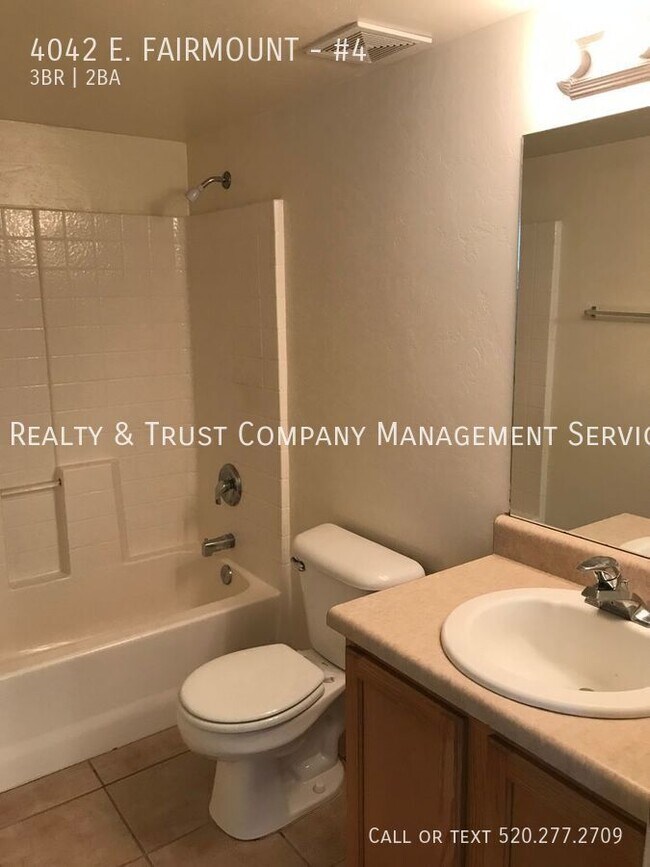 Building Photo - 4042 E. FAIRMOUNT-#4