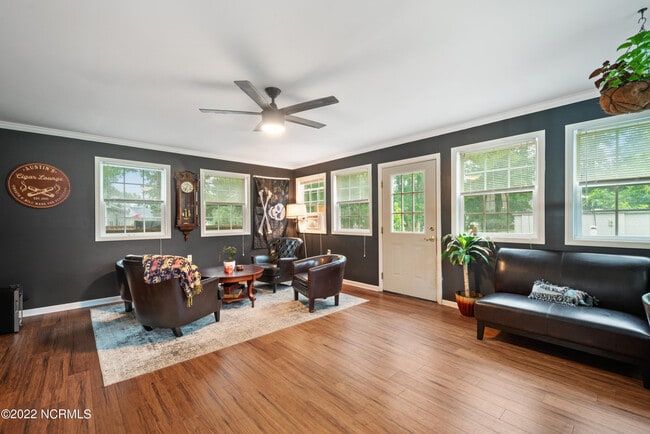 Building Photo - 128 Sweet Water Dr