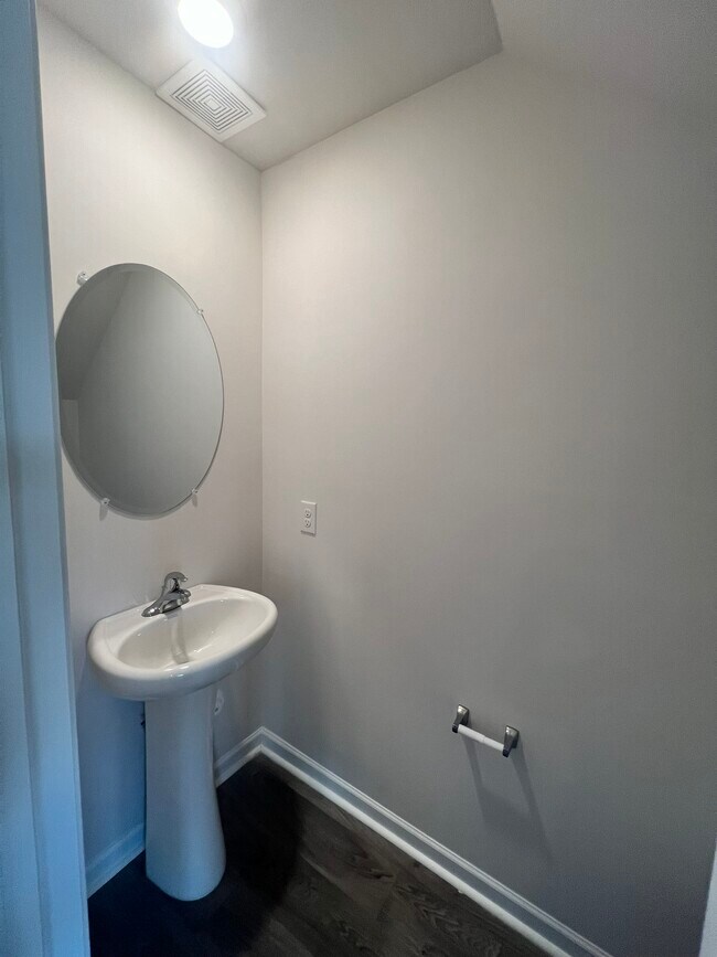Building Photo - 591 Tochi Ct