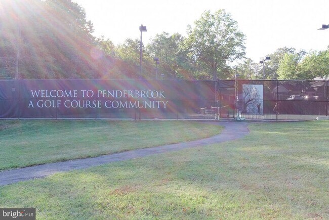 Building Photo - 3916 Penderview Dr