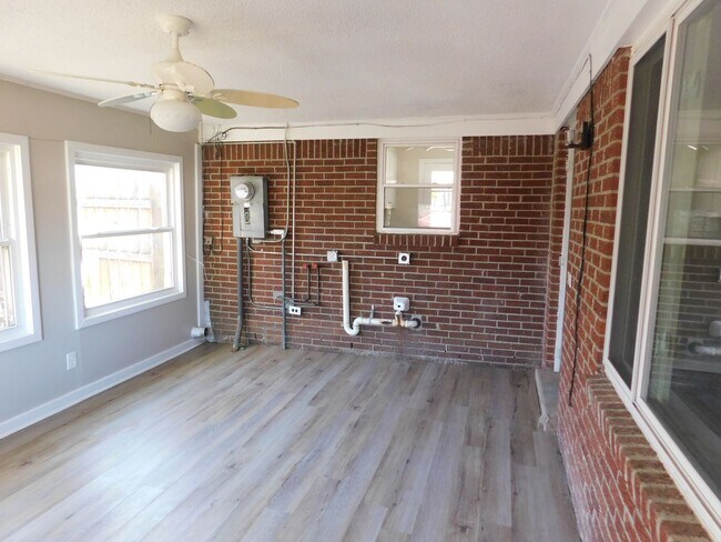 Building Photo - 1760 Northfield Dr