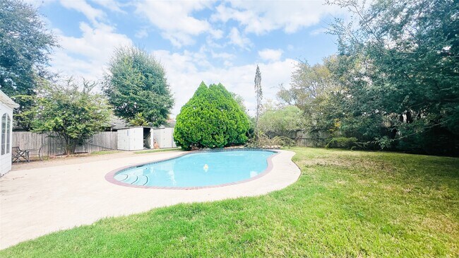 Building Photo - 1114 Knoll Crest Ct