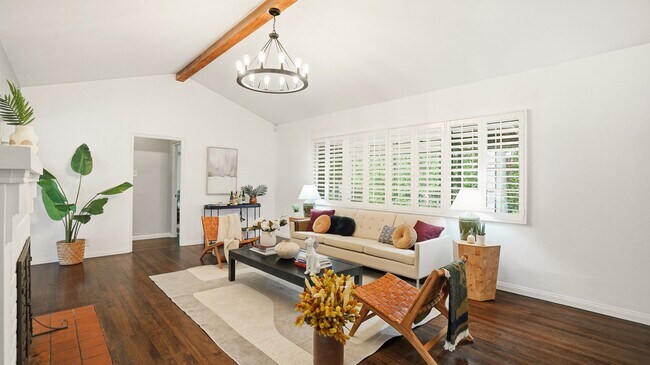 Building Photo - FALL IN LOVE with Ranch Style Living!