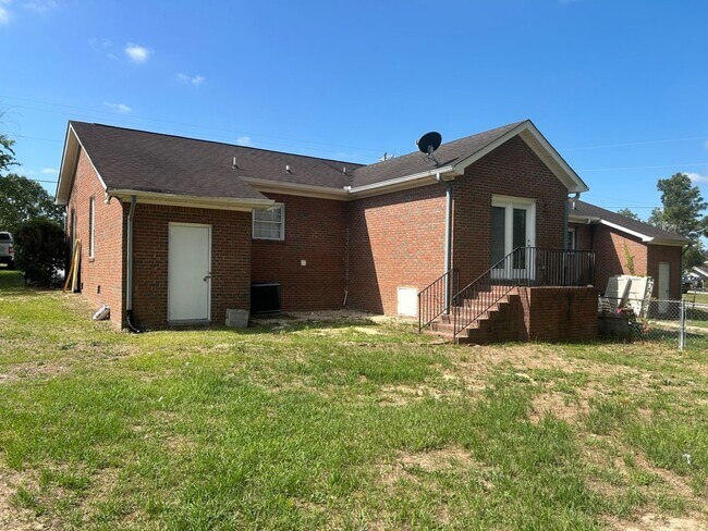 Building Photo - 2428-A Watson Street
