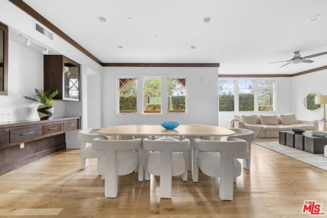 Building Photo - 6241 Crescent Park W