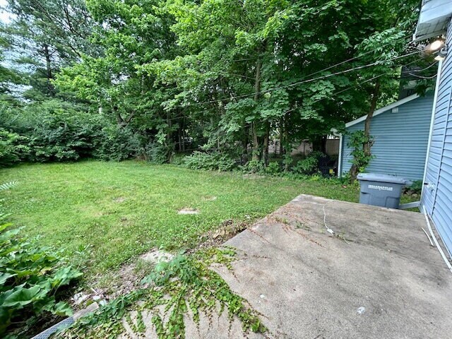 Building Photo - Charming 3 Bedroom 2 Bath House in Center Township!
