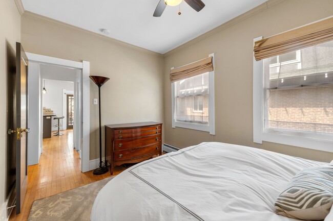 Building Photo - Gorgeous Washington Park Bungalow!
